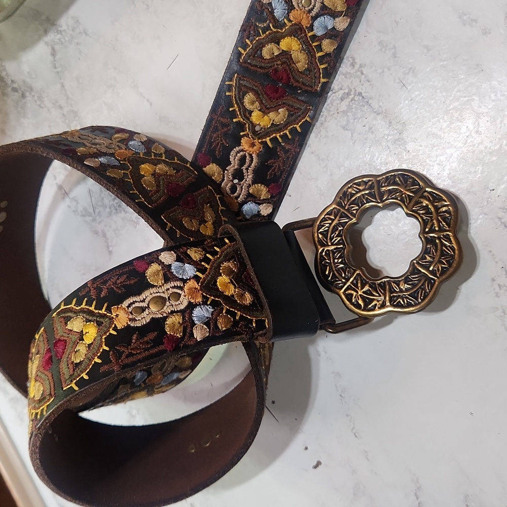 Lucky Brand Vintage Leather Embroidered BOHO style belt